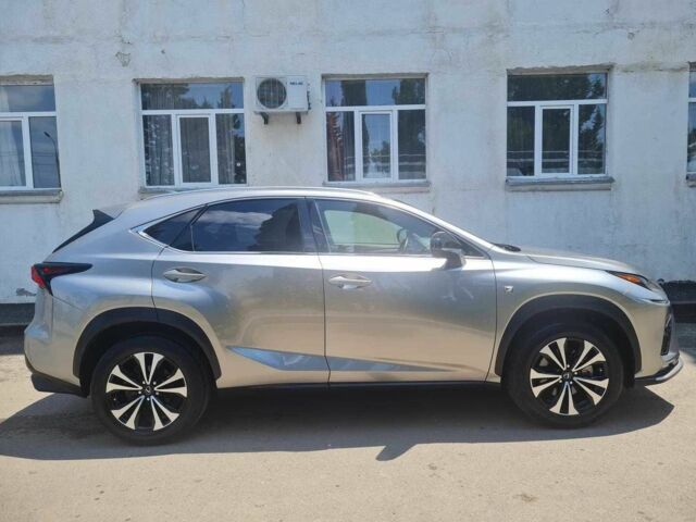 Серый Лексус НХ, объемом двигателя 2 л и пробегом 30 тыс. км за 21300 $, фото 4 на Automoto.ua