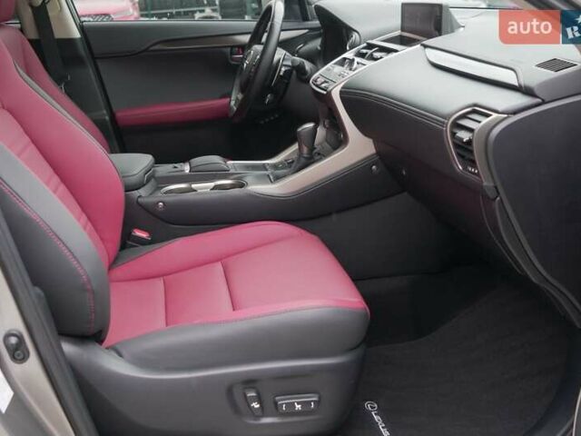 Сірий Лексус НХ, об'ємом двигуна 2 л та пробігом 41 тис. км за 31750 $, фото 13 на Automoto.ua