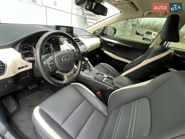 Серый Лексус НХ, объемом двигателя 2 л и пробегом 40 тыс. км за 35000 $, фото 23 на Automoto.ua