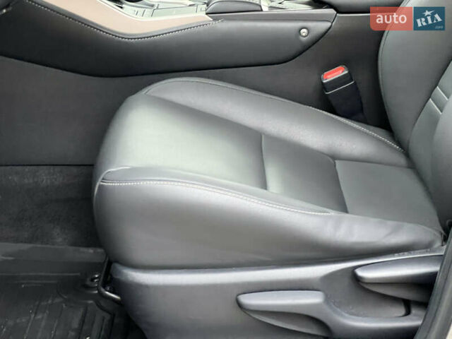 Сірий Лексус НХ, об'ємом двигуна 1.99 л та пробігом 60 тис. км за 34500 $, фото 28 на Automoto.ua