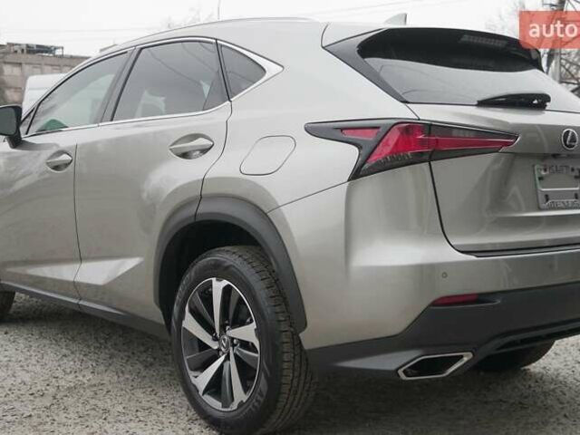 Сірий Лексус НХ, об'ємом двигуна 2 л та пробігом 41 тис. км за 31750 $, фото 6 на Automoto.ua