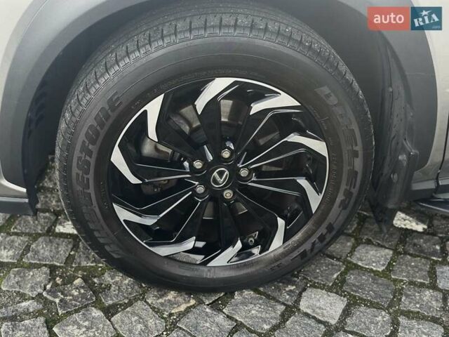 Серый Лексус НХ, объемом двигателя 2.49 л и пробегом 50 тыс. км за 40900 $, фото 16 на Automoto.ua