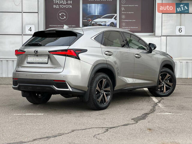 Серый Лексус НХ, объемом двигателя 2 л и пробегом 40 тыс. км за 35000 $, фото 28 на Automoto.ua