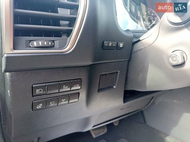 Сірий Лексус НХ, об'ємом двигуна 2 л та пробігом 41 тис. км за 31750 $, фото 20 на Automoto.ua