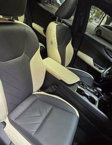 Сірий Лексус НХ, об'ємом двигуна 2.49 л та пробігом 17 тис. км за 52000 $, фото 11 на Automoto.ua