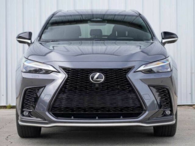 Серый Лексус НХ, объемом двигателя 2.5 л и пробегом 25 тыс. км за 38000 $, фото 1 на Automoto.ua