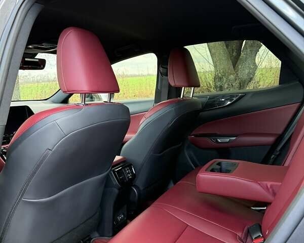 Серый Лексус НХ, объемом двигателя 2.49 л и пробегом 28 тыс. км за 46500 $, фото 7 на Automoto.ua