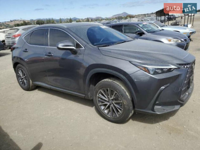 Серый Лексус НХ, объемом двигателя 2 л и пробегом 82 тыс. км за 28000 $, фото 1 на Automoto.ua