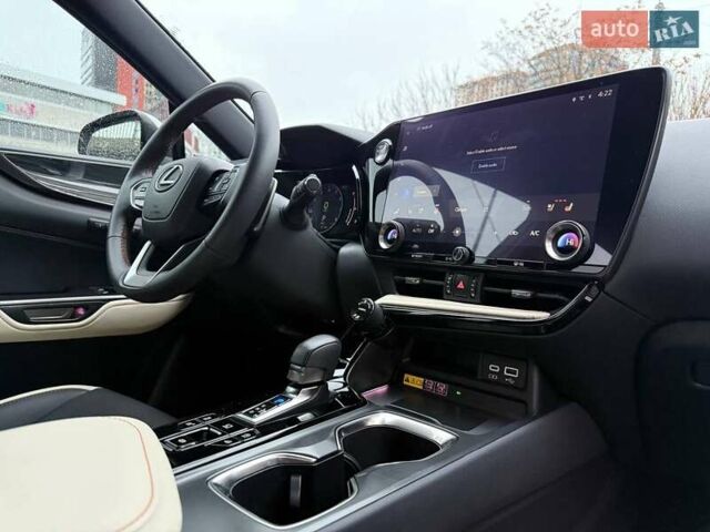 Сірий Лексус НХ, об'ємом двигуна 2.39 л та пробігом 60 тис. км за 46500 $, фото 10 на Automoto.ua