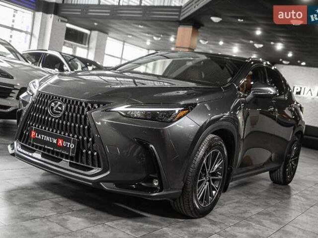 Серый Лексус НХ, объемом двигателя 2.49 л и пробегом 15 тыс. км за 51900 $, фото 67 на Automoto.ua