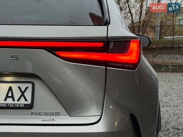 Сірий Лексус НХ, об'ємом двигуна 2.39 л та пробігом 60 тис. км за 46500 $, фото 7 на Automoto.ua