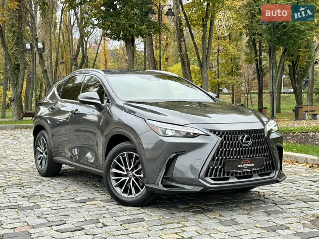 Лексус НХ 2022 в Киеве на Automoto.ua Серый Лексус НХ, объемом двигателя 1.99 л и пробегом 93 тыс. км за 36555 $, фото 48 на Automoto.ua