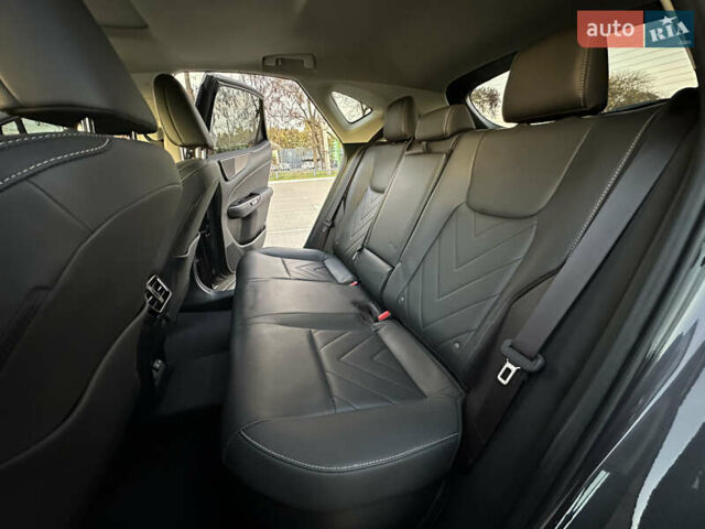 Серый Лексус НХ, объемом двигателя 2.49 л и пробегом 45 тыс. км за 49900 $, фото 4 на Automoto.ua