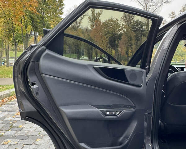 Лексус НХ 2022 в Киеве на Automoto.ua Серый Лексус НХ, объемом двигателя 1.99 л и пробегом 93 тыс. км за 36555 $, фото 69 на Automoto.ua