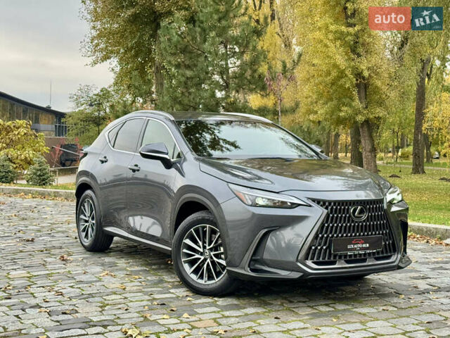 Лексус НХ 2022 в Киеве на Automoto.ua Серый Лексус НХ, объемом двигателя 1.99 л и пробегом 93 тыс. км за 36555 $, фото 81 на Automoto.ua