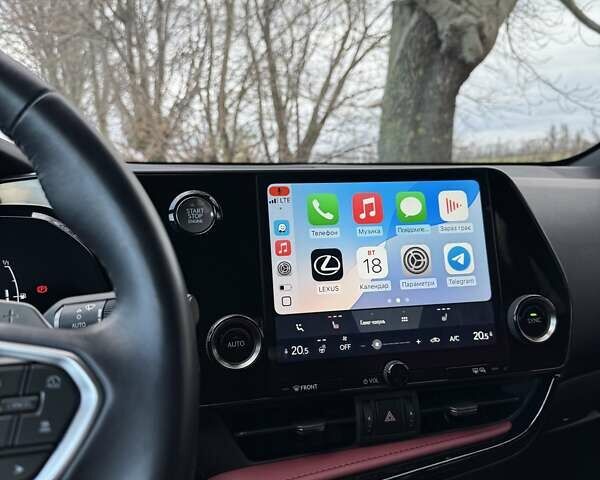 Серый Лексус НХ, объемом двигателя 2.49 л и пробегом 28 тыс. км за 46500 $, фото 1 на Automoto.ua