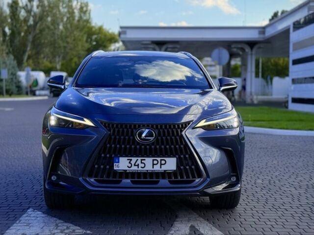 Сірий Лексус НХ, об'ємом двигуна 2.5 л та пробігом 70 тис. км за 43500 $, фото 1 на Automoto.ua