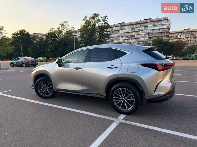 Сірий Лексус НХ, об'ємом двигуна 1.99 л та пробігом 17 тис. км за 42500 $, фото 8 на Automoto.ua
