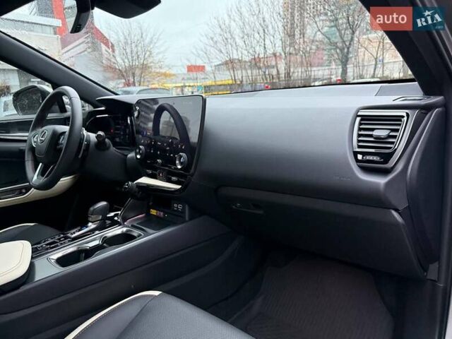 Сірий Лексус НХ, об'ємом двигуна 2.39 л та пробігом 60 тис. км за 46500 $, фото 9 на Automoto.ua