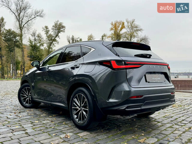 Лексус НХ 2022 в Киеве на Automoto.ua Серый Лексус НХ, объемом двигателя 1.99 л и пробегом 93 тыс. км за 36555 $, фото 80 на Automoto.ua
