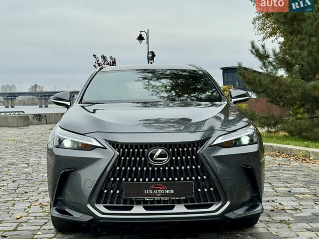 Лексус НХ 2022 в Киеве на Automoto.ua Серый Лексус НХ, объемом двигателя 1.99 л и пробегом 93 тыс. км за 36555 $, фото 1 на Automoto.ua