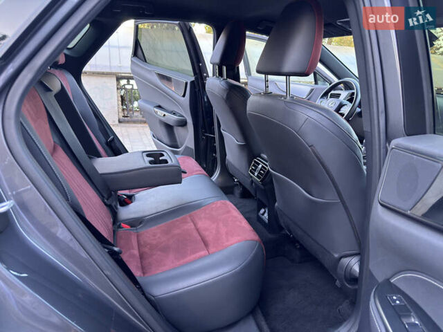 Сірий Лексус НХ, об'ємом двигуна 2 л та пробігом 39 тис. км за 42500 $, фото 13 на Automoto.ua