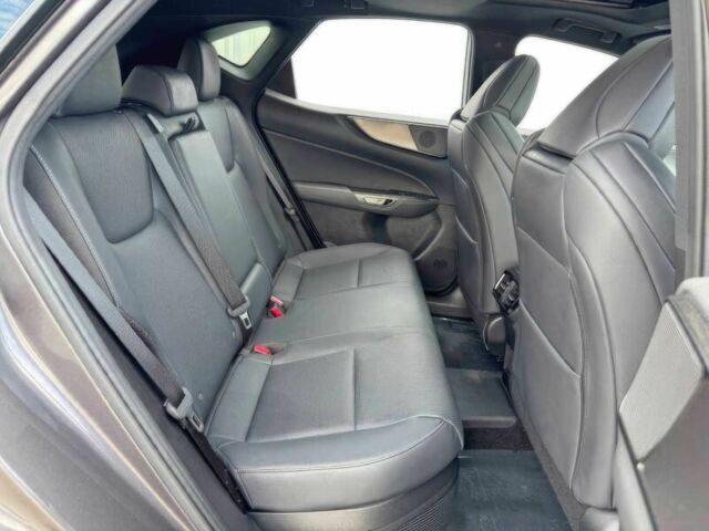 Серый Лексус НХ, объемом двигателя 2.5 л и пробегом 25 тыс. км за 38000 $, фото 10 на Automoto.ua