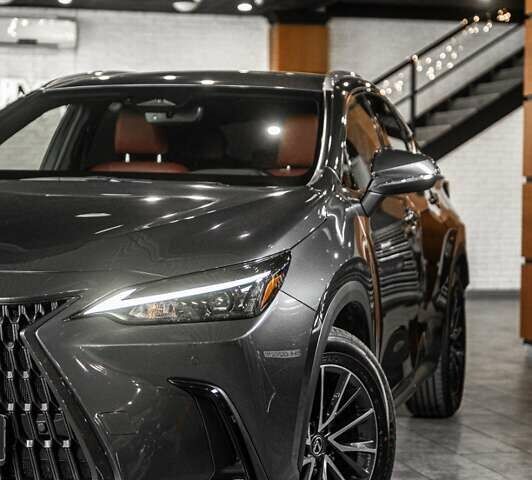 Серый Лексус НХ, объемом двигателя 2.49 л и пробегом 15 тыс. км за 51900 $, фото 2 на Automoto.ua