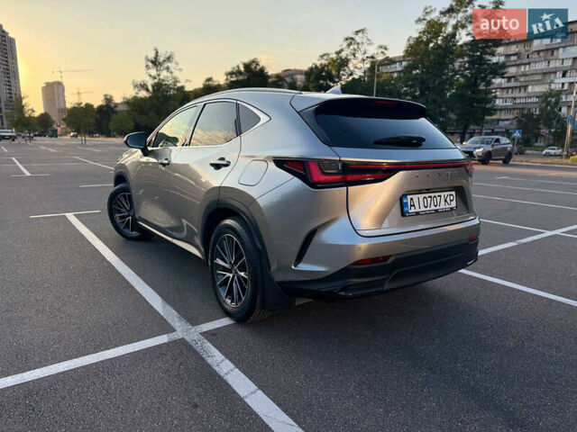 Сірий Лексус НХ, об'ємом двигуна 1.99 л та пробігом 17 тис. км за 42500 $, фото 7 на Automoto.ua