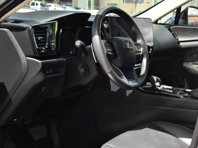 Сірий Лексус НХ, об'ємом двигуна 2.5 л та пробігом 30 тис. км за 48850 $, фото 9 на Automoto.ua