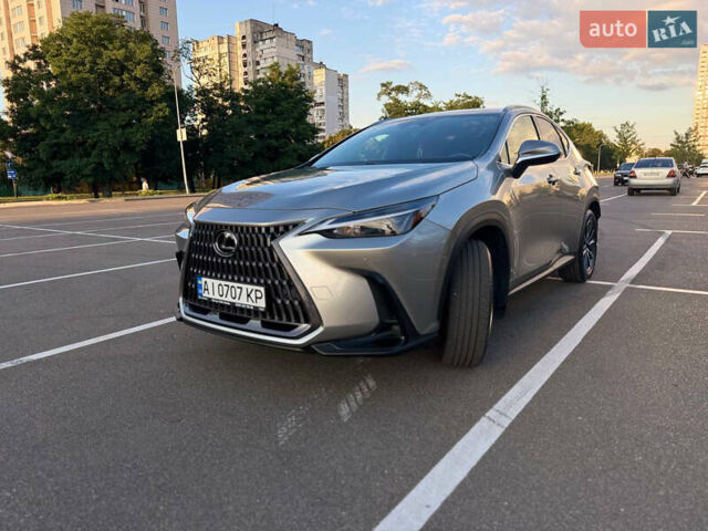 Сірий Лексус НХ, об'ємом двигуна 1.99 л та пробігом 17 тис. км за 42500 $, фото 10 на Automoto.ua
