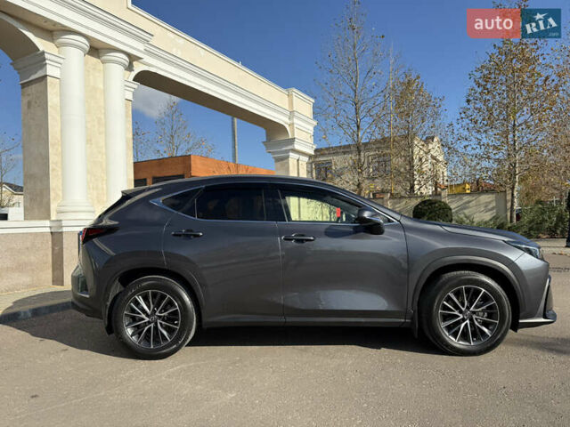 Серый Лексус НХ, объемом двигателя 1.99 л и пробегом 67 тыс. км за 41500 $, фото 12 на Automoto.ua