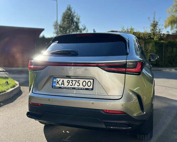 Сірий Лексус НХ, об'ємом двигуна 2.49 л та пробігом 18 тис. км за 48300 $, фото 4 на Automoto.ua