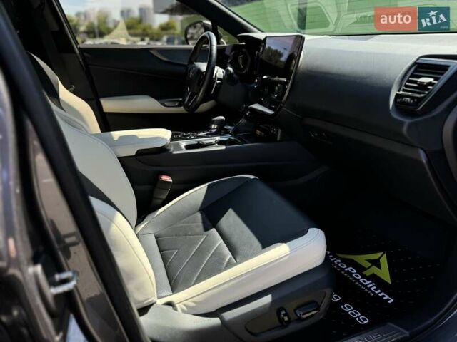 Серый Лексус НХ, объемом двигателя 2.49 л и пробегом 32 тыс. км за 55500 $, фото 20 на Automoto.ua