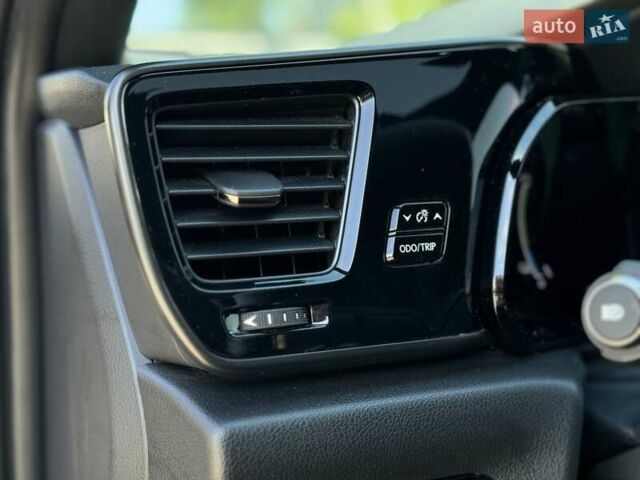 Серый Лексус НХ, объемом двигателя 2.49 л и пробегом 32 тыс. км за 55500 $, фото 40 на Automoto.ua