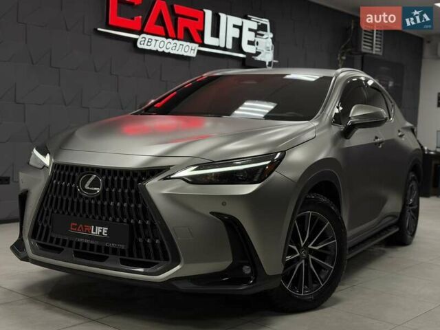 Серый Лексус НХ, объемом двигателя 2.49 л и пробегом 8 тыс. км за 54500 $, фото 2 на Automoto.ua