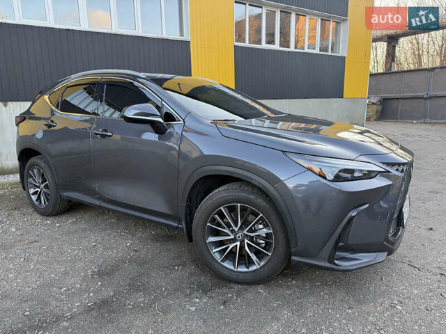 Серый Лексус НХ, объемом двигателя 2.39 л и пробегом 37 тыс. км за 42900 $, фото 6 на Automoto.ua