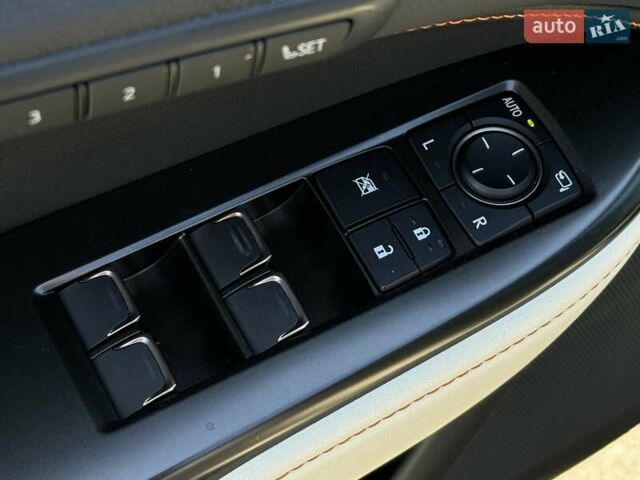 Серый Лексус НХ, объемом двигателя 2.49 л и пробегом 32 тыс. км за 55500 $, фото 15 на Automoto.ua