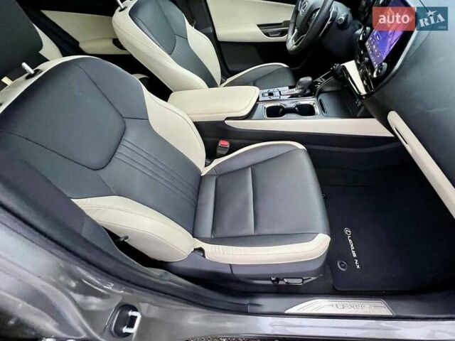Сірий Лексус НХ, об'ємом двигуна 2.5 л та пробігом 23 тис. км за 52500 $, фото 39 на Automoto.ua