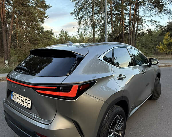 Серый Лексус НХ, объемом двигателя 2.5 л и пробегом 23 тыс. км за 48500 $, фото 4 на Automoto.ua