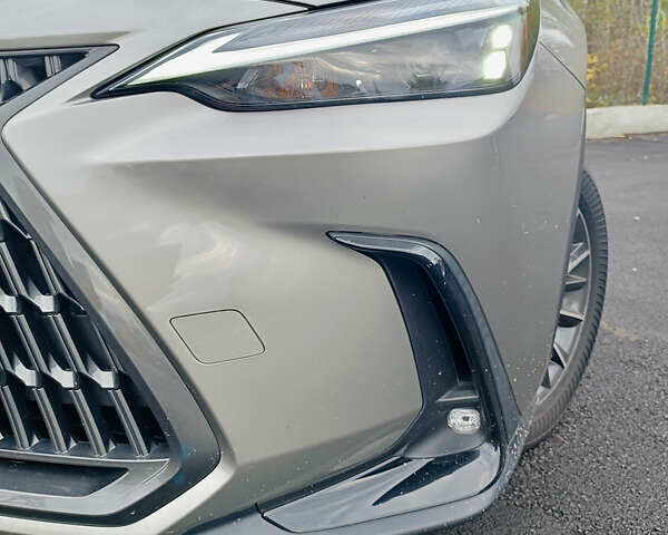 Лексус НХ 2023 в Киеве на Automoto.ua Серый Лексус НХ, объемом двигателя 2.49 л и пробегом 22 тыс. км за 48500 $, фото 4 на Automoto.ua