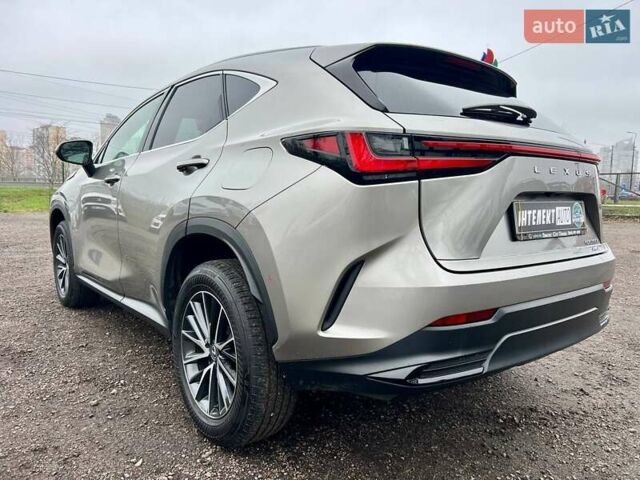 Сірий Лексус НХ, об'ємом двигуна 2.5 л та пробігом 23 тис. км за 52500 $, фото 12 на Automoto.ua