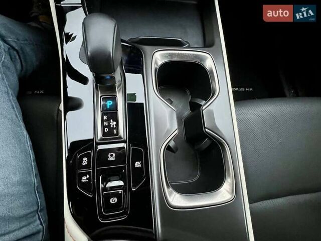 Сірий Лексус НХ, об'ємом двигуна 2.5 л та пробігом 23 тис. км за 52500 $, фото 23 на Automoto.ua