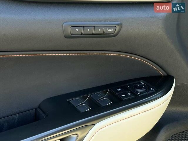 Серый Лексус НХ, объемом двигателя 2.49 л и пробегом 32 тыс. км за 55500 $, фото 14 на Automoto.ua