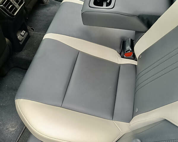 Лексус НХ 2023 в Киеве на Automoto.ua Серый Лексус НХ, объемом двигателя 2.49 л и пробегом 22 тыс. км за 48500 $, фото 33 на Automoto.ua