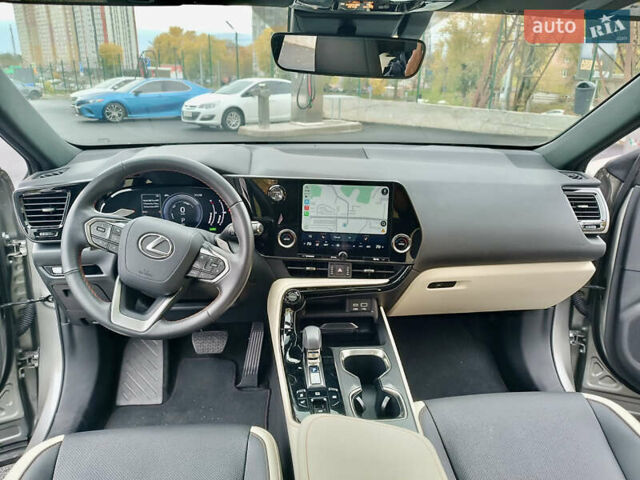 Лексус НХ 2023 в Киеве на Automoto.ua Серый Лексус НХ, объемом двигателя 2.49 л и пробегом 22 тыс. км за 48500 $, фото 22 на Automoto.ua