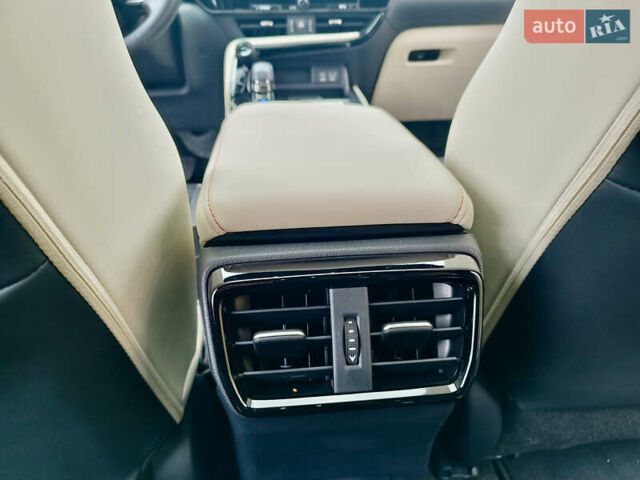 Лексус НХ 2023 в Киеве на Automoto.ua Серый Лексус НХ, объемом двигателя 2.49 л и пробегом 22 тыс. км за 48500 $, фото 32 на Automoto.ua