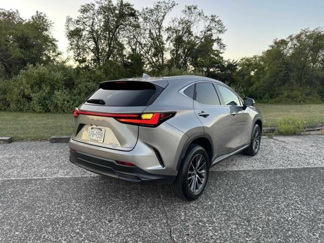 Серый Лексус НХ, объемом двигателя 0 л и пробегом 33 тыс. км за 14000 $, фото 7 на Automoto.ua