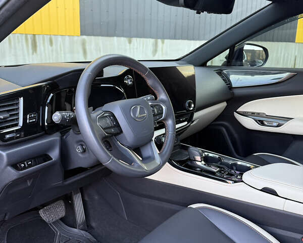 Серый Лексус НХ, объемом двигателя 2.39 л и пробегом 37 тыс. км за 42900 $, фото 33 на Automoto.ua