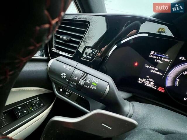 Сірий Лексус НХ, об'ємом двигуна 2.5 л та пробігом 23 тис. км за 52500 $, фото 26 на Automoto.ua